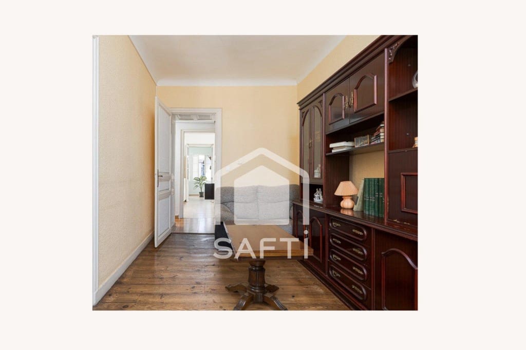 Apartamento de 3 habitaciones en Irun en venta - 210.000 € (Ref: 9984577)