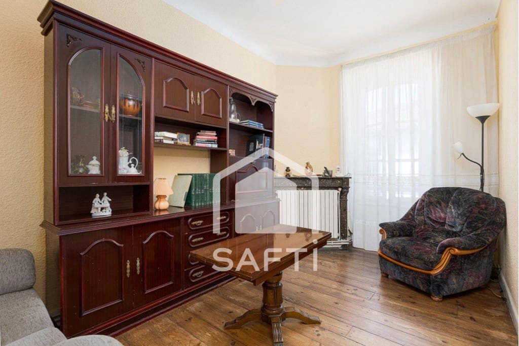 Apartamento de 3 habitaciones en Irun en venta - 210.000 € (Ref: 9984577)