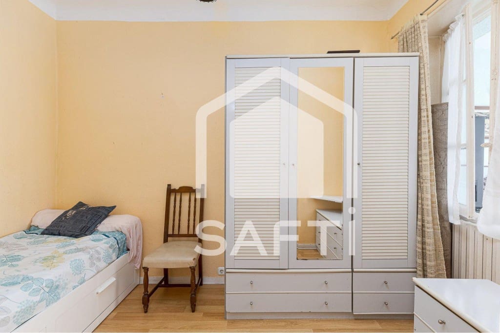 Apartamento de 3 habitaciones en Irun en venta - 210.000 € (Ref: 9984577)