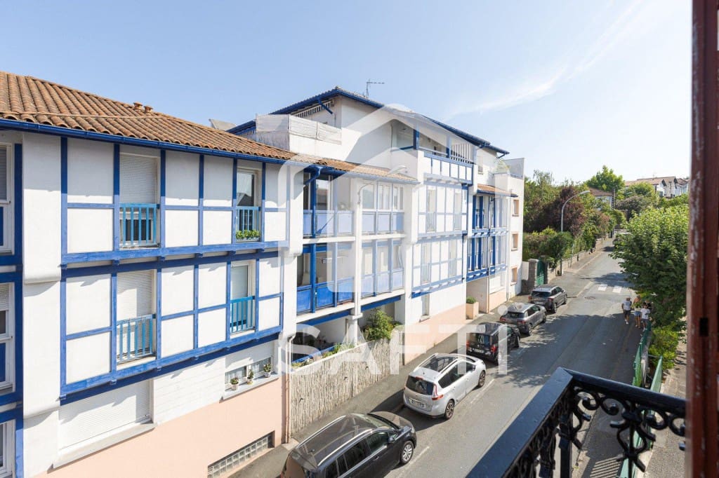 Apartamento de 3 habitaciones en Irun en venta - 210.000 € (Ref: 9984577)