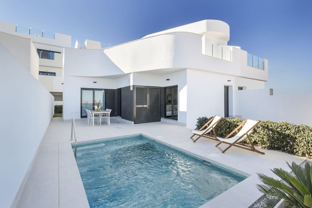 3 soveværelse Rækkehus til salg i Torrevieja med swimmingpool - € 539.000 (Ref: 9984596)