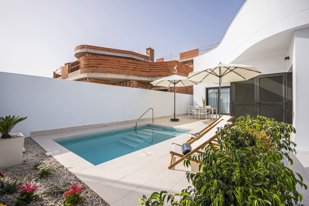 3 soveværelse Rækkehus til salg i Torrevieja med swimmingpool - € 539.000 (Ref: 9984596)