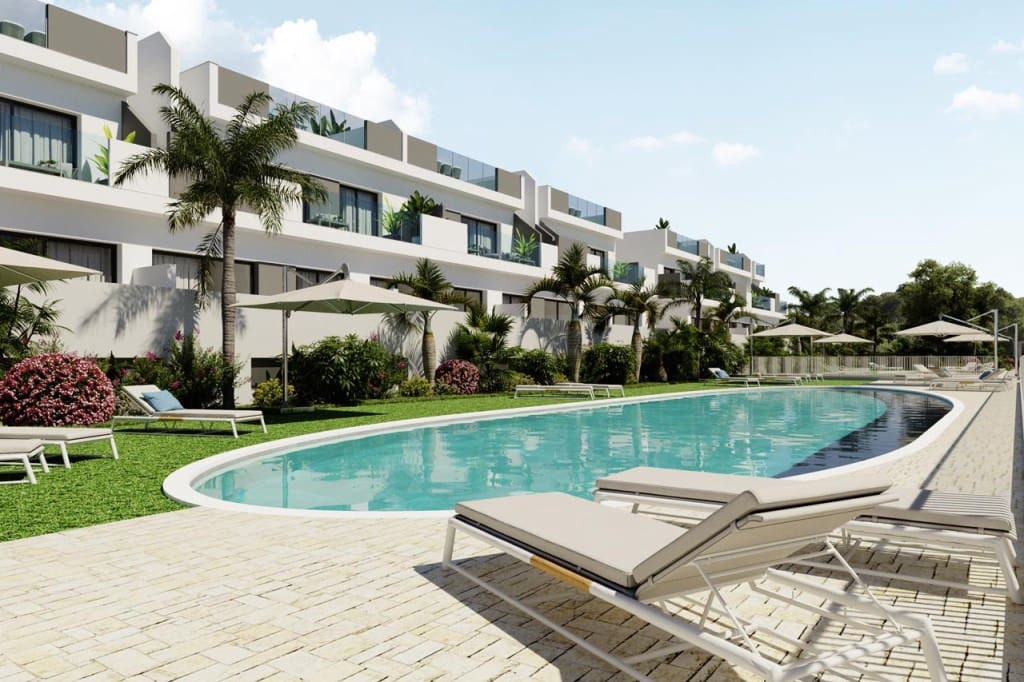 2 soveværelse Penthouse til salg i Torrevieja med swimmingpool - € 330.000 (Ref: 9984597)