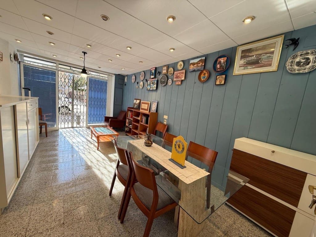 6 bedroom Finca/Country House for sale in Pineda de Mar with garage - € 450,000 (Ref: 9986553)