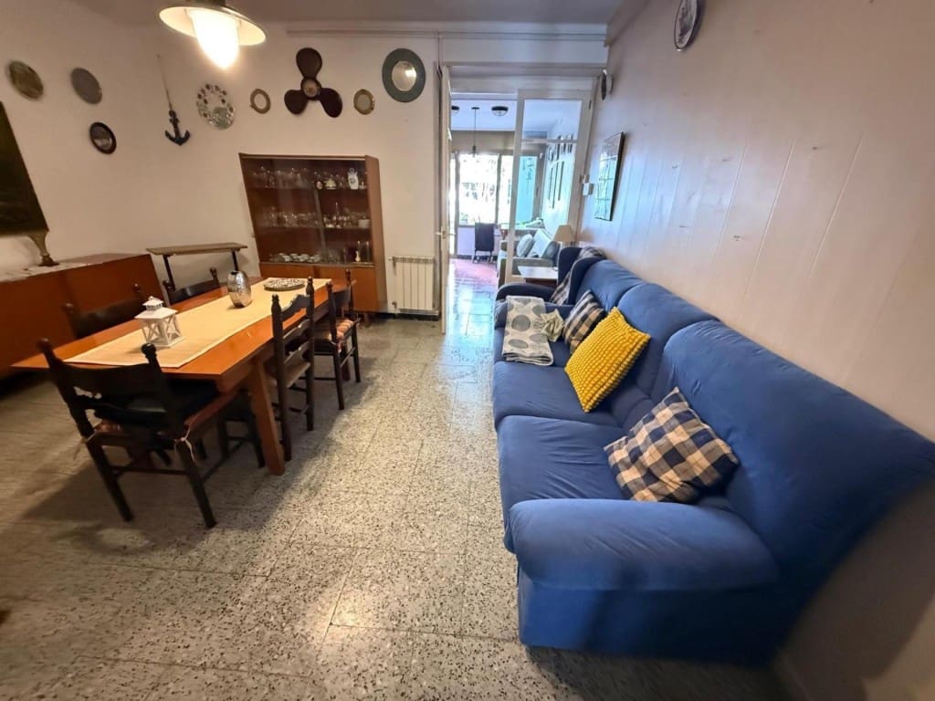 6 bedroom Finca/Country House for sale in Pineda de Mar with garage - € 450,000 (Ref: 9986553)