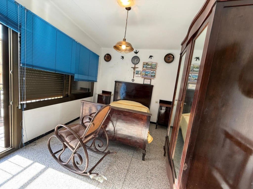 6 bedroom Finca/Country House for sale in Pineda de Mar with garage - € 450,000 (Ref: 9986553)