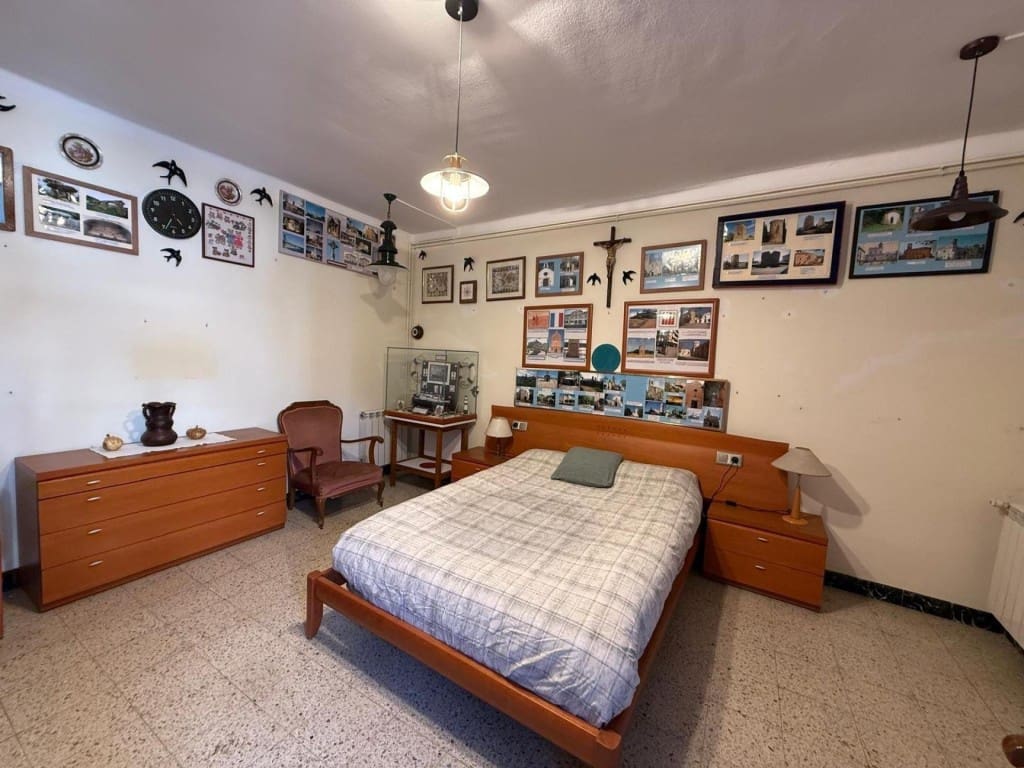 6 bedroom Finca/Country House for sale in Pineda de Mar with garage - € 450,000 (Ref: 9986553)