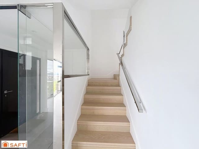 4 slaapkamer Villa te koop in Cambados met garage - € 670.000 (Ref: 9986555)