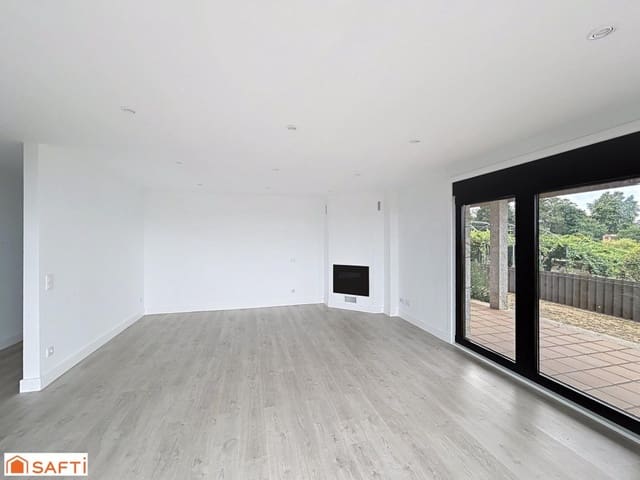 4 slaapkamer Villa te koop in Cambados met garage - € 670.000 (Ref: 9986555)