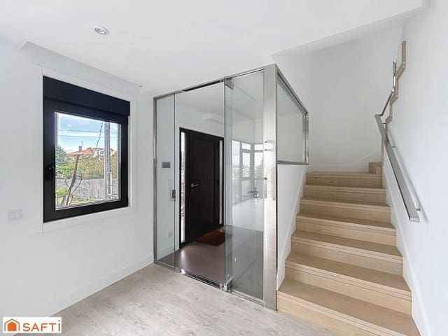 4 slaapkamer Villa te koop in Cambados met garage - € 650.000 (Ref: 9986556)