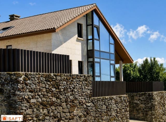 4 slaapkamer Villa te koop in Cambados met garage - € 650.000 (Ref: 9986556)