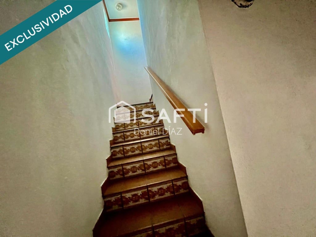 Chalet de 4 habitaciones en Llagostera en venta - 260.000 € (Ref: 9990397)