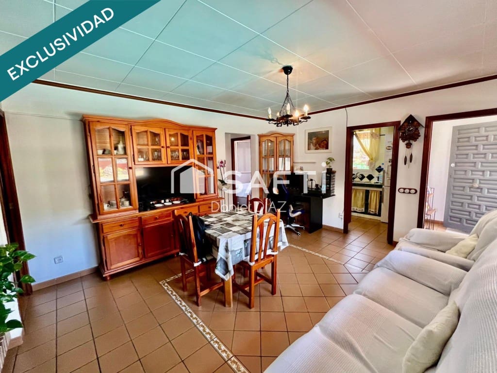 Chalet de 4 habitaciones en Llagostera en venta - 260.000 € (Ref: 9990397)