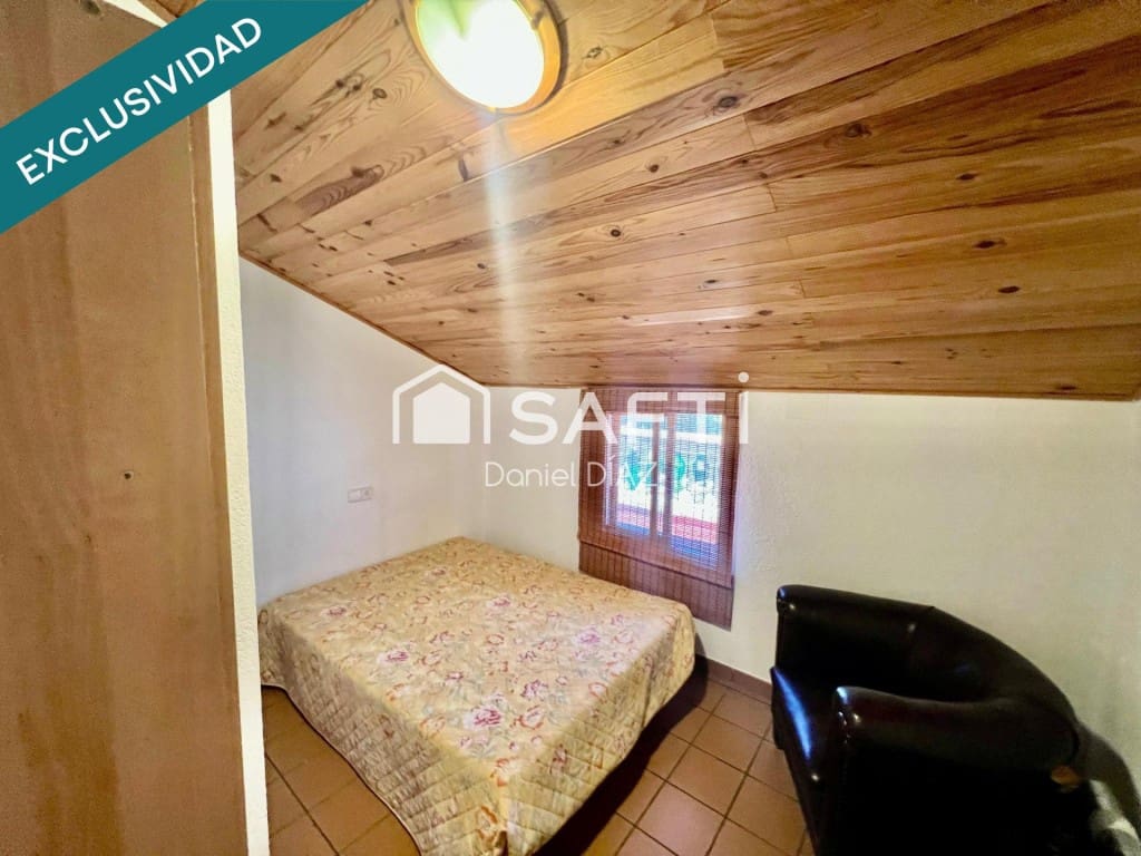Chalet de 4 habitaciones en Llagostera en venta - 260.000 € (Ref: 9990397)