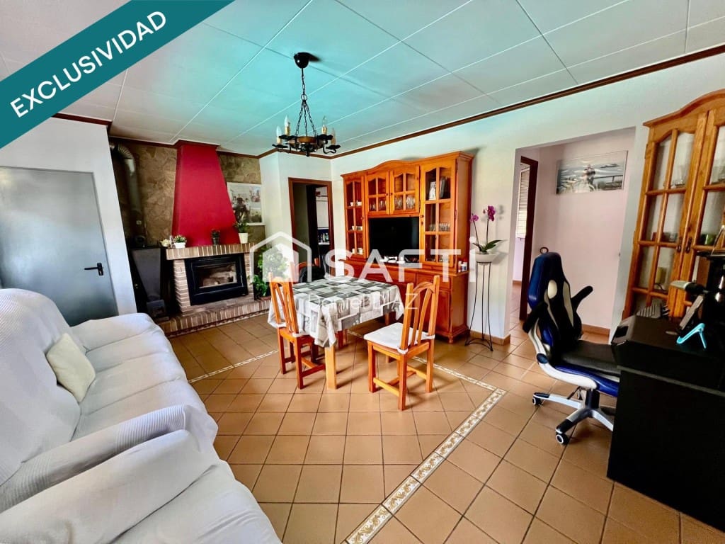 Chalet de 4 habitaciones en Llagostera en venta - 260.000 € (Ref: 9990397)