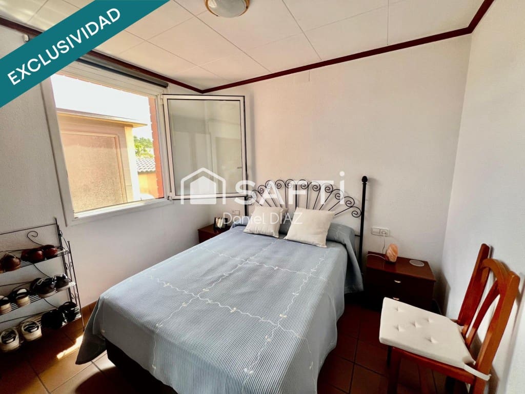 Chalet de 4 habitaciones en Llagostera en venta - 260.000 € (Ref: 9990397)