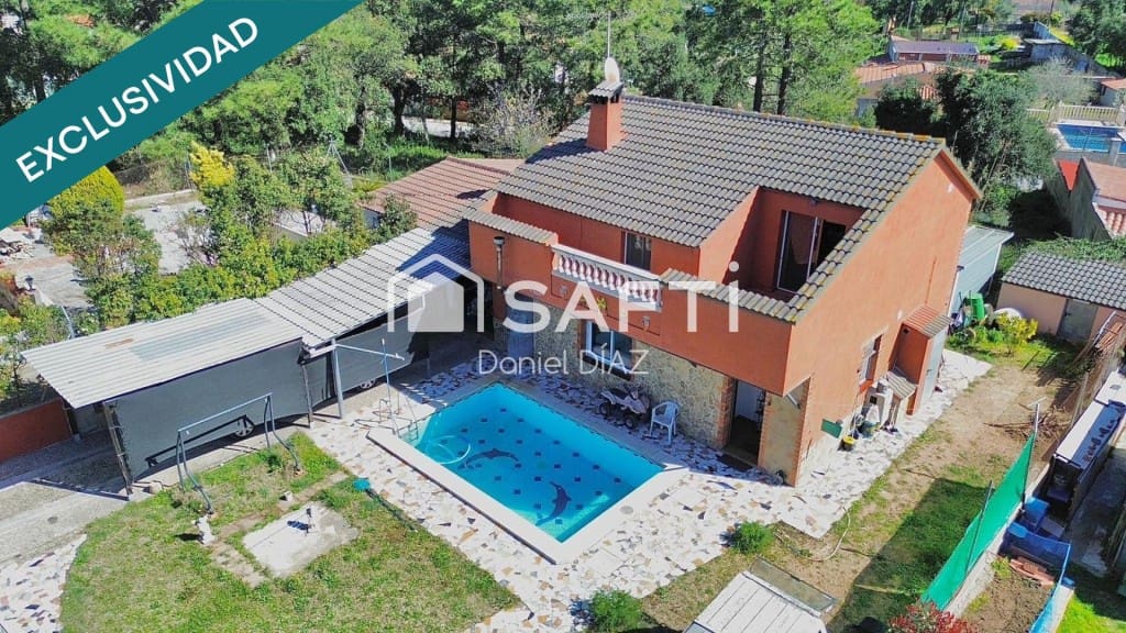 Chalet de 4 habitaciones en Llagostera en venta - 260.000 € (Ref: 9990397)