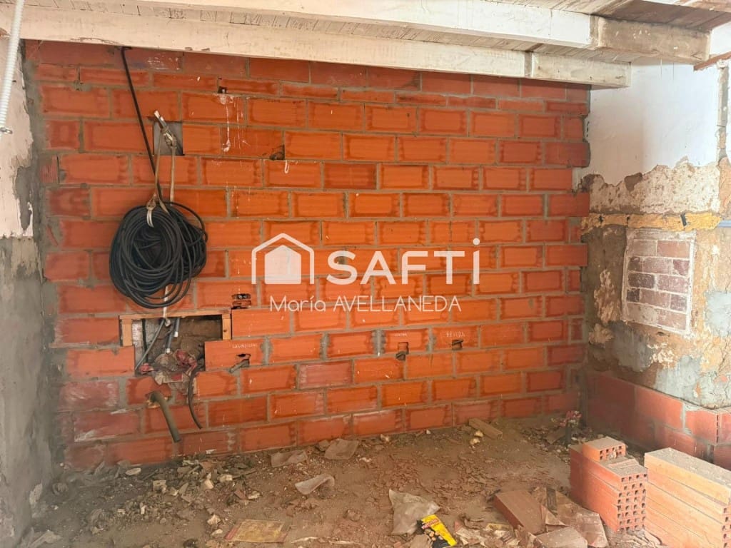1 bedroom Terraced Villa for sale in Valencia de Don Juan - € 20,000 (Ref: 9990398)