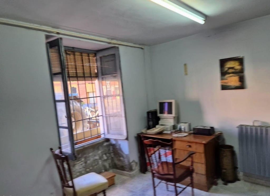 Escritório para venda em Valencia de Don Juan - 365 000 € (Ref: 9990401)
