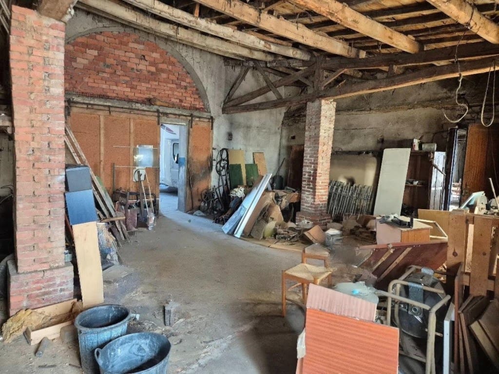 Escritório para venda em Valencia de Don Juan - 365 000 € (Ref: 9990401)
