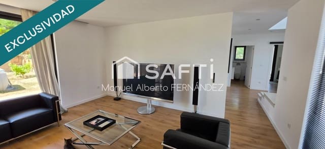 3 sypialnia Willa na sprzedaż w Urbanitzacions del Nord, Lloret de Mar z garażem - 330 000 € (Ref: 9993940)