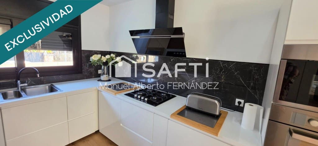 3 sypialnia Willa na sprzedaż w Lloret de Mar z garażem - 330 000 € (Ref: 9993940)
