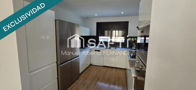 3 sypialnia Willa na sprzedaż w Urbanitzacions del Nord, Lloret de Mar z garażem - 330 000 € (Ref: 9993940)