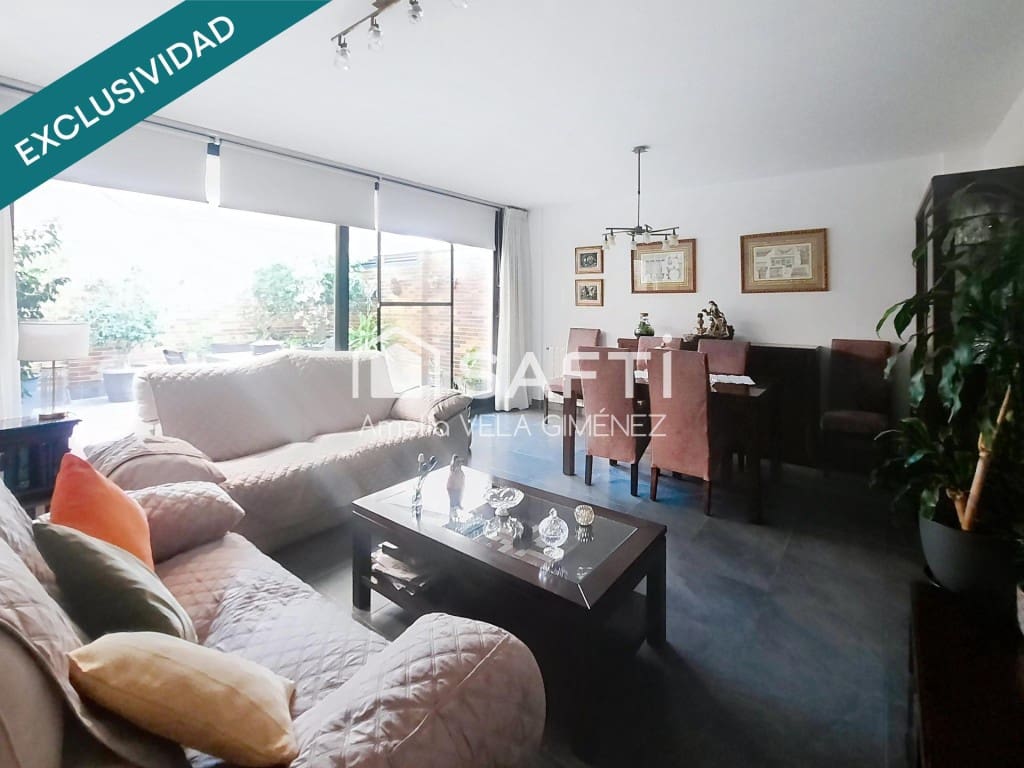 4 makuuhuone Rivitalo myytävänä paikassa Sagunto / Sagunt mukana 
autotalli - 395 000 € (Ref: 9993942)