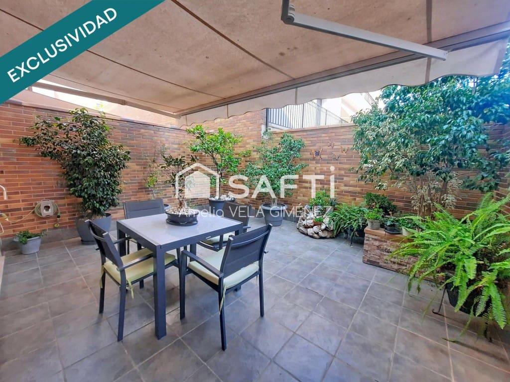 4 makuuhuone Rivitalo myytävänä paikassa Sagunto / Sagunt mukana 
autotalli - 395 000 € (Ref: 9993942)