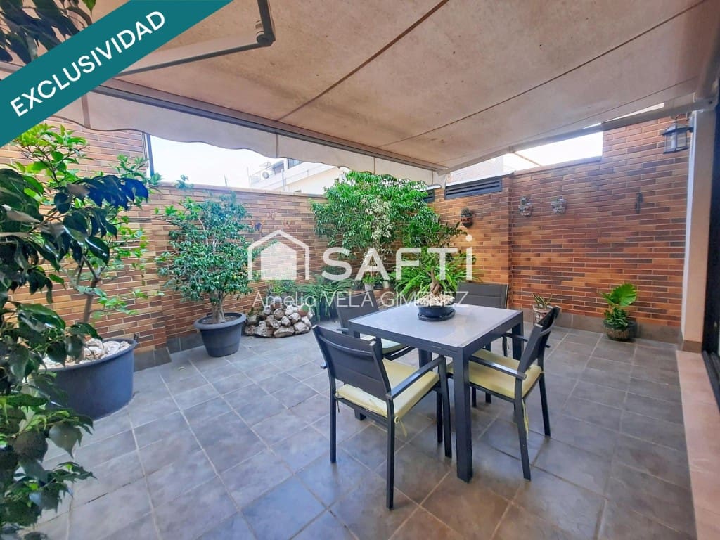 4 makuuhuone Rivitalo myytävänä paikassa Sagunto / Sagunt mukana 
autotalli - 395 000 € (Ref: 9993942)