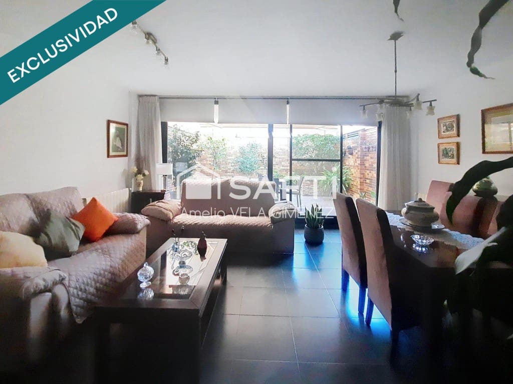 4 makuuhuone Rivitalo myytävänä paikassa Sagunto / Sagunt mukana 
autotalli - 395 000 € (Ref: 9993942)