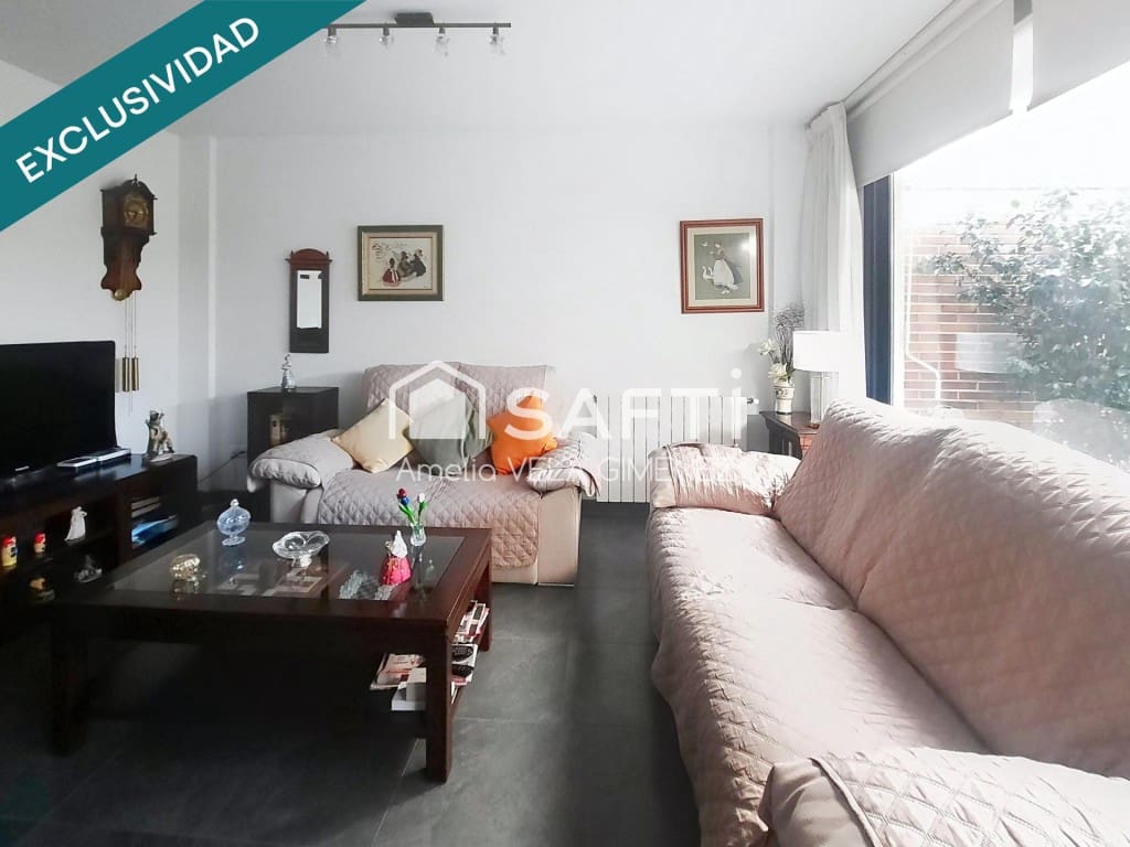 4 makuuhuone Rivitalo myytävänä paikassa Sagunto / Sagunt mukana 
autotalli - 395 000 € (Ref: 9993942)