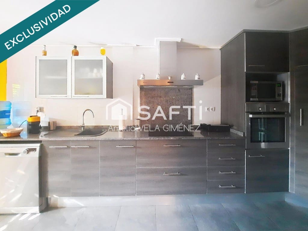 4 makuuhuone Rivitalo myytävänä paikassa Sagunto / Sagunt mukana 
autotalli - 395 000 € (Ref: 9993942)