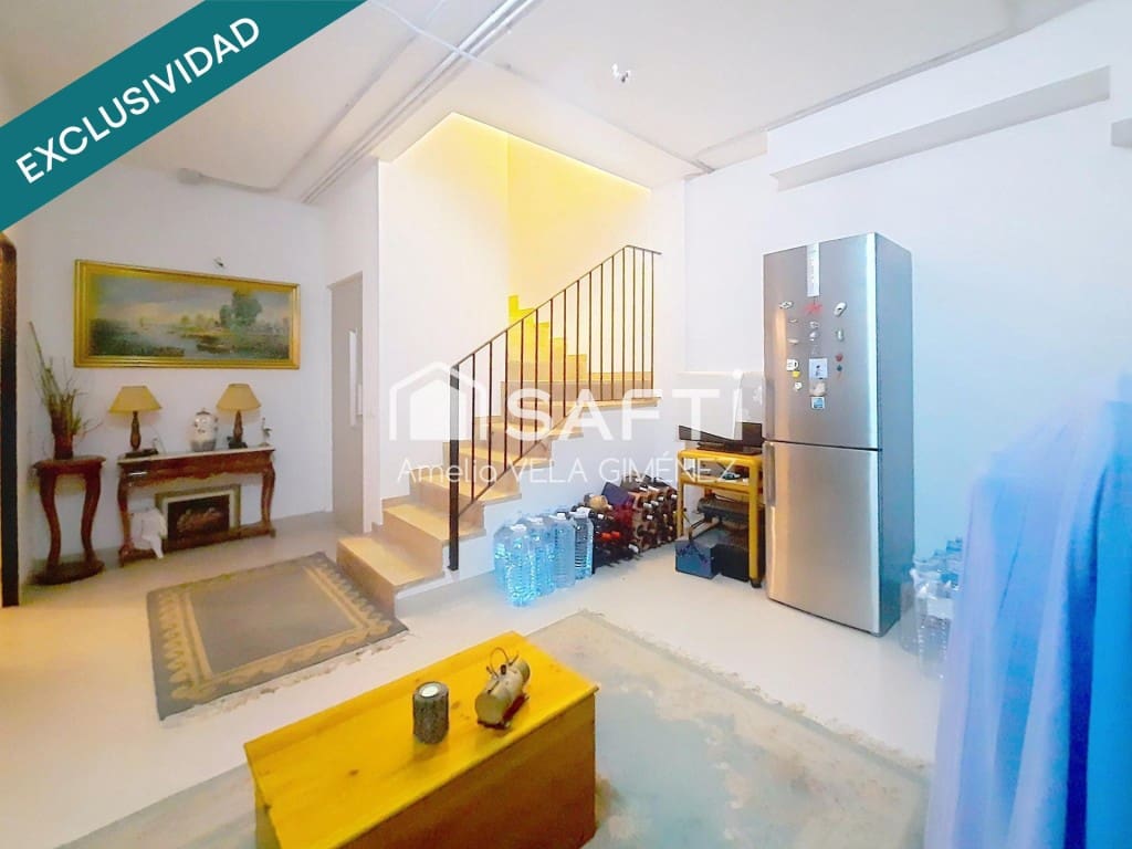 4 makuuhuone Rivitalo myytävänä paikassa Sagunto / Sagunt mukana 
autotalli - 395 000 € (Ref: 9993942)