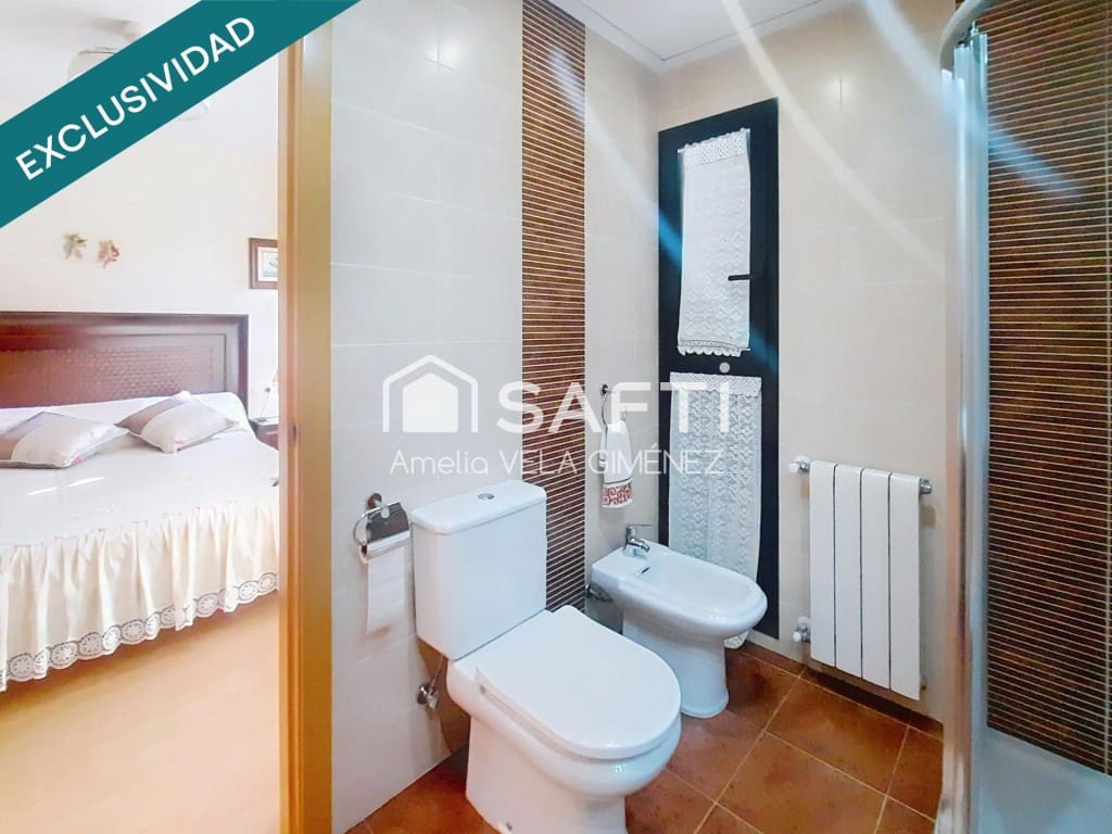4 makuuhuone Rivitalo myytävänä paikassa Sagunto / Sagunt mukana 
autotalli - 395 000 € (Ref: 9993942)