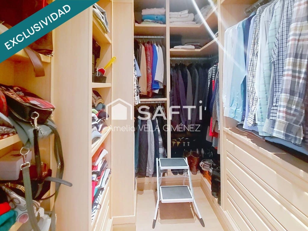 4 makuuhuone Rivitalo myytävänä paikassa Sagunto / Sagunt mukana 
autotalli - 395 000 € (Ref: 9993942)
