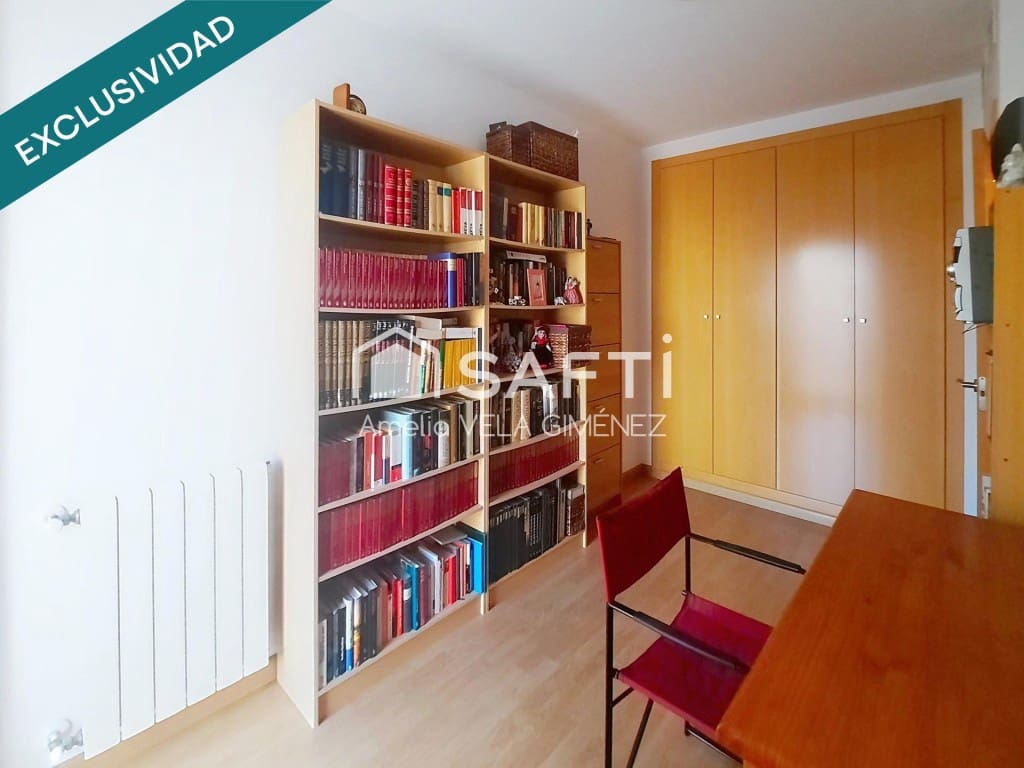 4 makuuhuone Rivitalo myytävänä paikassa Sagunto / Sagunt mukana 
autotalli - 395 000 € (Ref: 9993942)