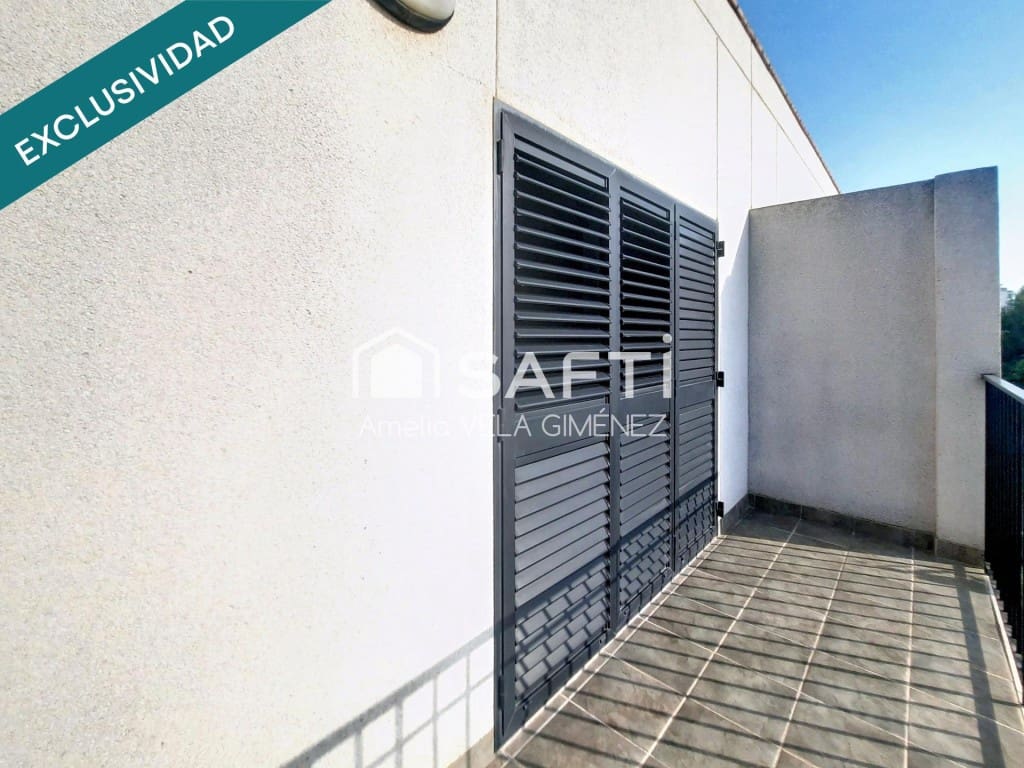 4 makuuhuone Rivitalo myytävänä paikassa Sagunto / Sagunt mukana 
autotalli - 395 000 € (Ref: 9993942)