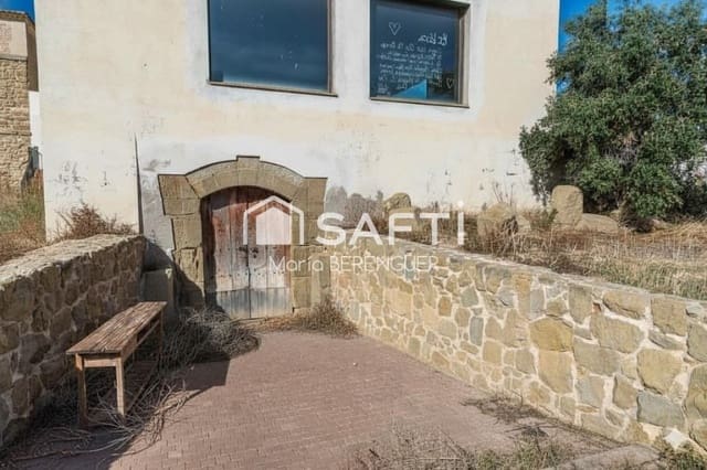 20 bedroom Finca/Country House for sale in Lleida city - € 450,000 (Ref: 9993950)