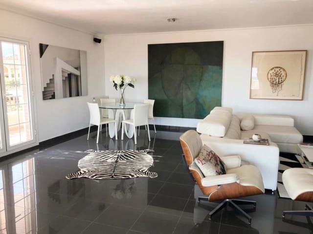 4 slaapkamer Villa te koop in Sant Boi de Llobregat met zwembad garage - € 749.000 (Ref: 9993951)