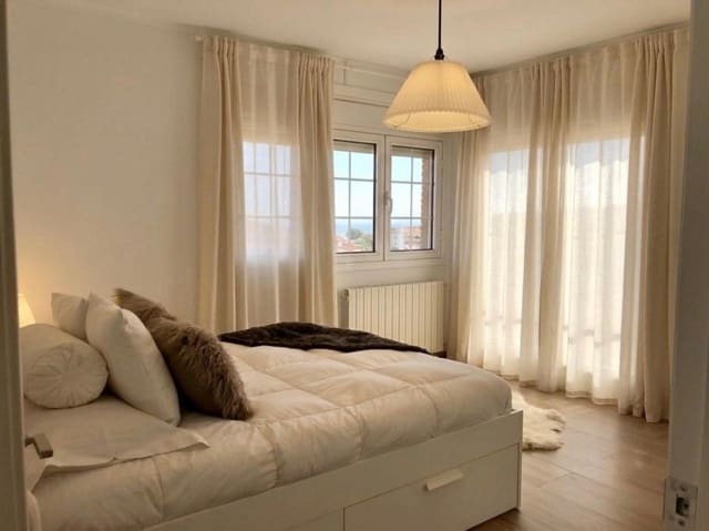 4 slaapkamer Villa te koop in Sant Boi de Llobregat met zwembad garage - € 749.000 (Ref: 9993951)