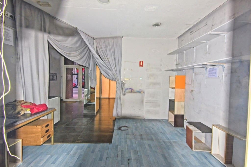 4 sovrum Vind till salu i Leon stad - 160 000 € (Ref: 9993952)