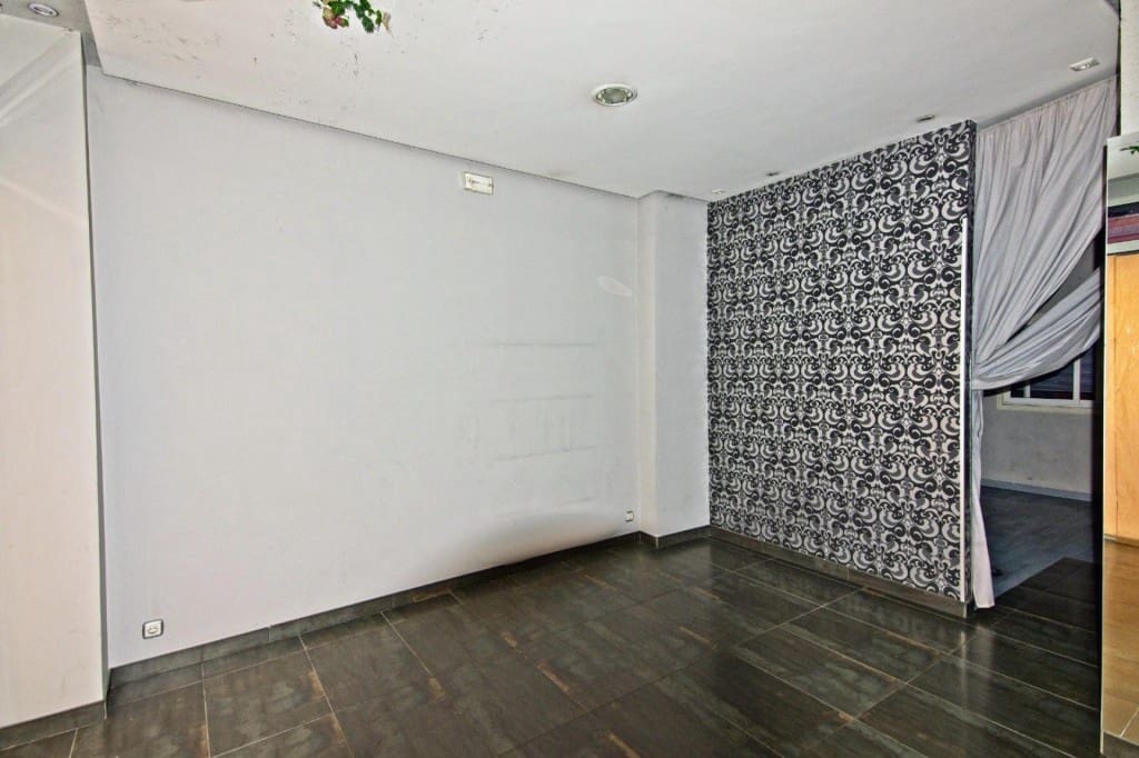 4 sovrum Vind till salu i Leon stad - 160 000 € (Ref: 9993952)