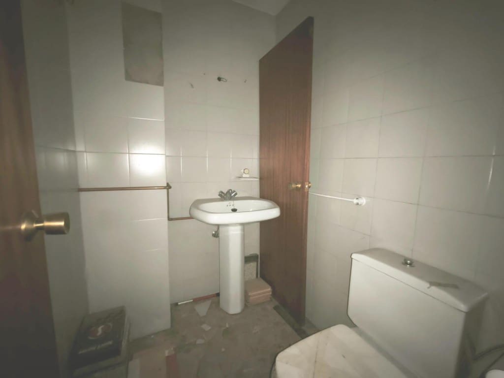 4 sovrum Vind till salu i Leon stad - 160 000 € (Ref: 9993952)