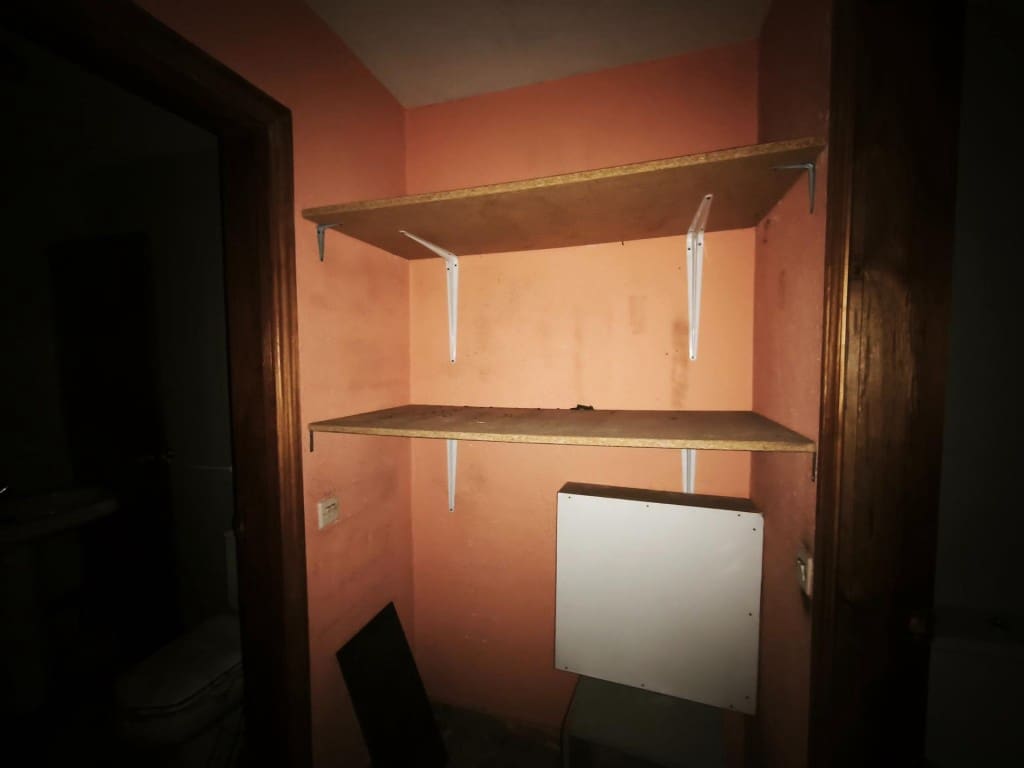 4 sovrum Vind till salu i Leon stad - 160 000 € (Ref: 9993952)