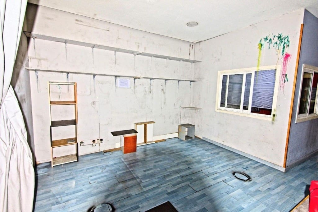 4 sovrum Vind till salu i Leon stad - 160 000 € (Ref: 9993952)