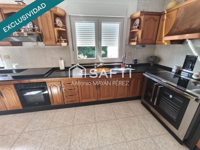5 soveværelse Villa til salg i Lousame med garage - € 359.900 (Ref: 9996785)
