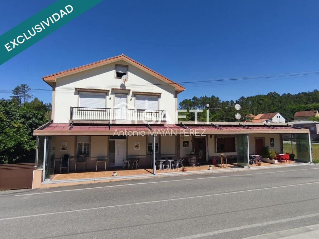 Kommersiell til salgs i Lousame med garasje - € 359 900 (Ref: 9996786)