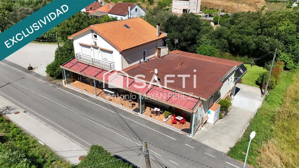 Kommersiell til salgs i Lousame med garasje - € 359 900 (Ref: 9996786)