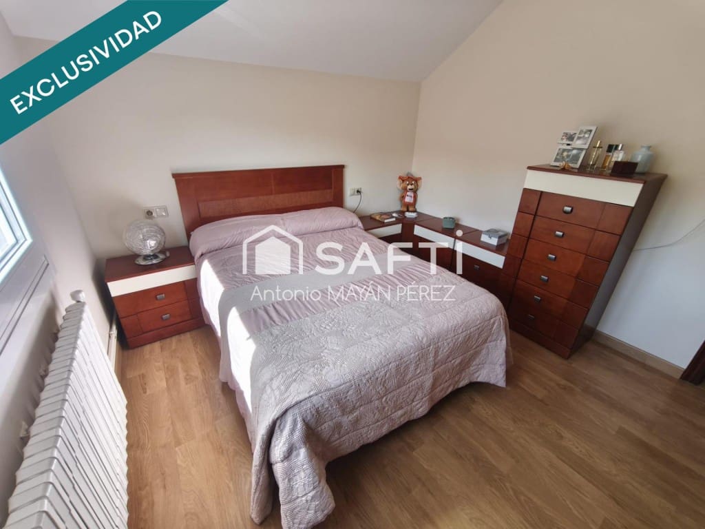 Kommersiell til salgs i Lousame med garasje - € 359 900 (Ref: 9996786)